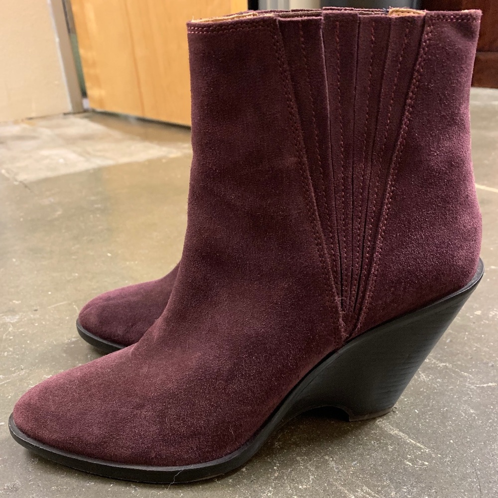 Sey Collection Purple Suede Boots 9.5, wedge heel!